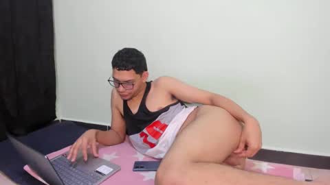 juansuarez204 online show from 02.20.25