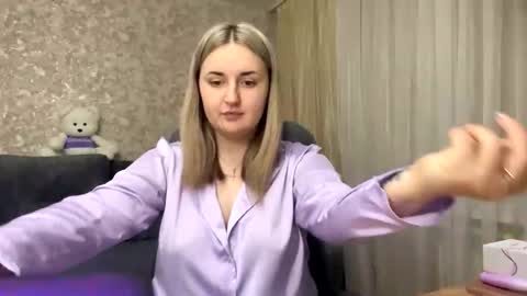 Snapshot of judevalenti chatting on 10.17.25 JudeValenti online show from 10.17.25