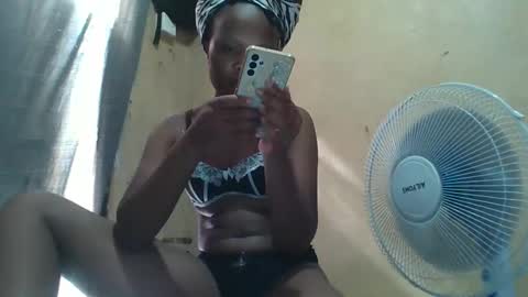 Snapshot of juice_petite3 chatting on 01.27.25 juice_petite3 online show from 01.27.25