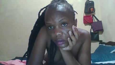 Snapshot of juice_petite3 chatting on 02.14.25 juice_petite3 online show from 02.14.25