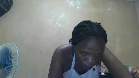 Snapshot of juice_petite3 chatting on 02.24.25 juice_petite3 online show from 02.24.25