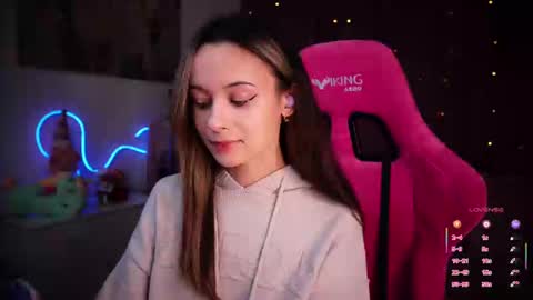 Snapshot of juicy___angel chatting on 02.22.25 Angelina online show from 02.22.25