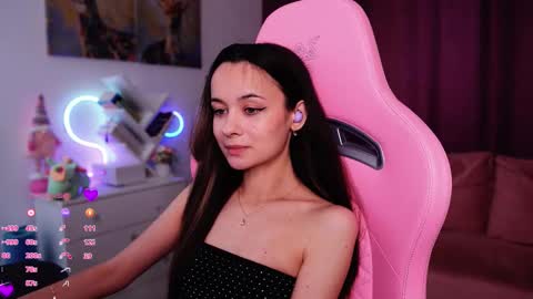 Snapshot of juicy___angel chatting on 09.23.25 Angelina online show from 09.23.25