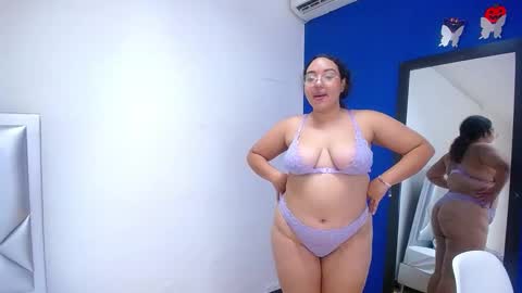 Snapshot of juicy_bignipples18 chatting on 12.09.24 juicy_bignipples18 online show from 12.09.24