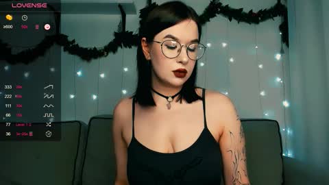 Bella online show from 12.21.25