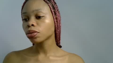 Snapshot of juicy_slut0 chatting on 06.26.26 Champaign online show from 06.26.26