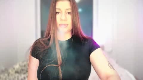 Snapshot of juicyhelenx chatting on 11.16.25 Elena online show from 11.16.25