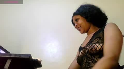 Snapshot of juicyqueen_xo chatting on 06.18.26 Juicy Bumbum online show from 06.18.26