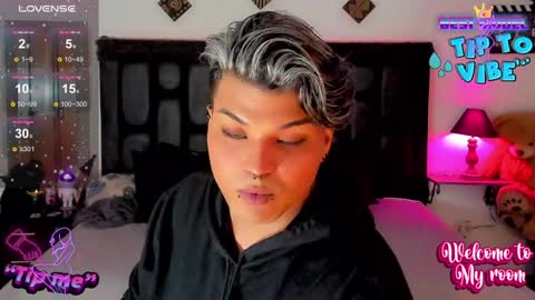 Snapshot of jujubee_lander chatting on 12.06.24 Jujubee online show from 12.06.24