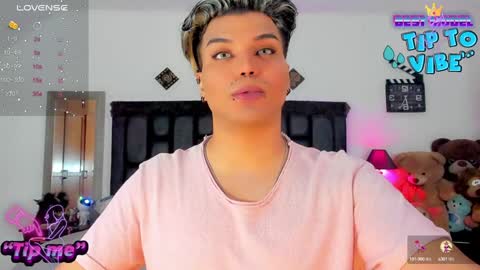 Snapshot of jujubee_lander chatting on 12.09.24 Jujubee online show from 12.09.24