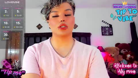 Snapshot of jujubee_lander chatting on 12.12.24 Jujubee online show from 12.12.24