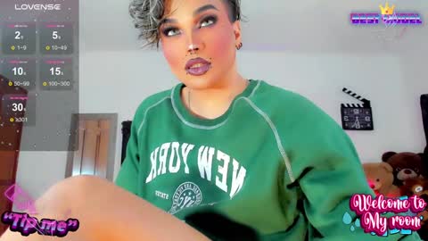 Snapshot of jujubee_lander chatting on 12.20.24 Jujubee online show from 12.20.24