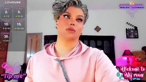 Snapshot of jujubee_lander chatting on 12.21.24 Jujubee online show from 12.21.24