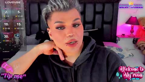 Snapshot of jujubee_lander chatting on 12.29.24 Jujubee online show from 12.29.24