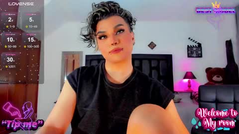 Snapshot of jujubee_lander chatting on 02.01.25 Jujubee online show from 02.01.25