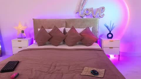 Jules Nightt online show from 04.01.26