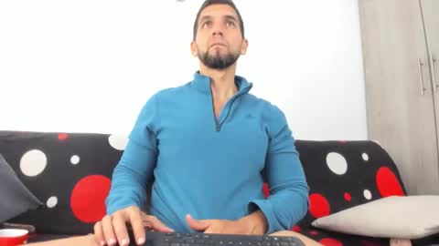 juleslake2 online show from 12.04.25