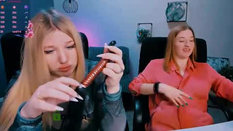 juli kisss online show from 02.14.25