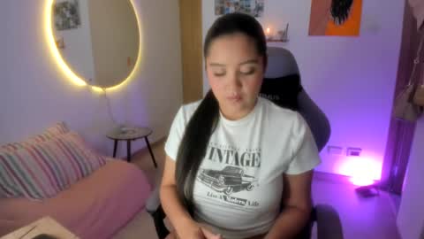 Snapshot of juli_santos_22 chatting on 07.19.26 juli_santos_22 online show from 07.19.26