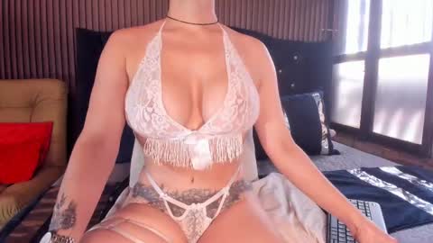 Julia online show from 04.30.26