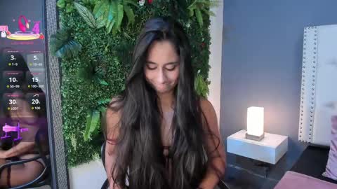 J U L IA   M A R T I N E Z online show from 09.24.25