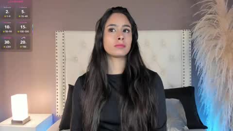 Snapshot of julia_martinezz_ chatting on 04.29.26 J U L IA M A R T I N E Z online show from 04.29.26
