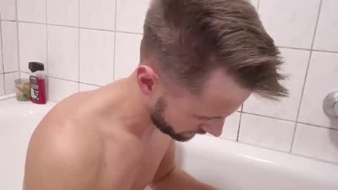 julia_official online show from 10.18.25