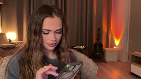 Julia R Le online show from 04.02.26