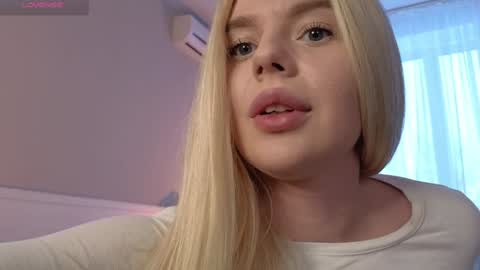 Molly online show from 01.05.25