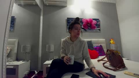 JuliaHunt online show from 11.15.25