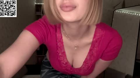 Snapshot of juliahupman chatting on 05.13.26 Kate online show from 05.13.26