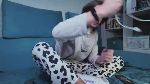 julian_cassablanca online show from 02.26.25