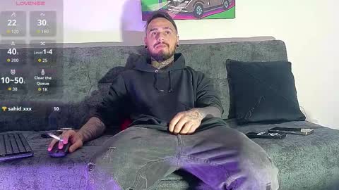 Julian independent model online show from 02.10.26