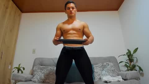 julian_wallace online show from 12.10.24