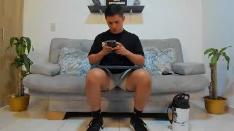 julian_wallace online show from 01.20.25