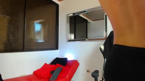 julian_wallace online show from 03.07.26