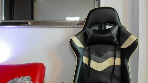 julian_wallace online show from 04.02.26