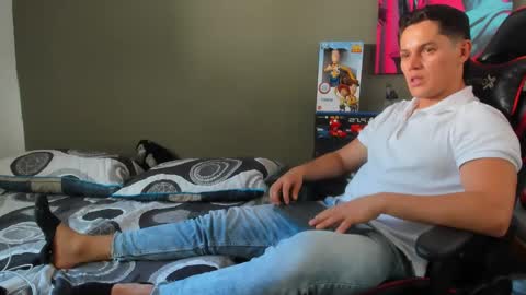 Snapshot of julian_wallace1 chatting on 05.22.26 julian_wallace1 online show from 05.22.26
