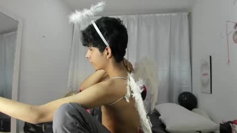 Snapshot of julian_xp chatting on 05.14.26 Julian online show from 05.14.26