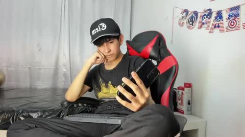 Snapshot of julian_xp chatting on 05.15.26 Julian online show from 05.15.26