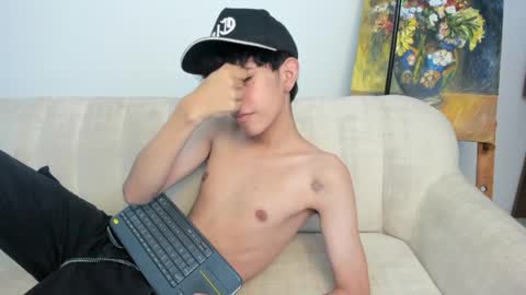 Snapshot of julian_xp chatting on 05.26.26 Julian online show from 05.26.26