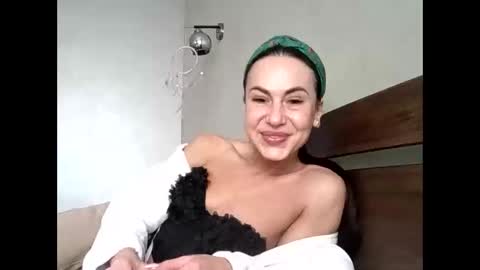 Snapshot of julianagold1 chatting on 03.28.26 julianagold1 online show from 03.28.26