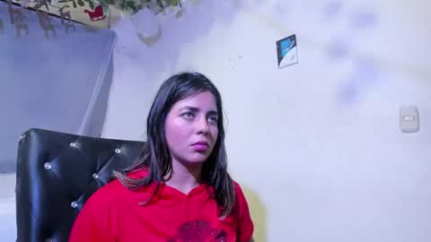 Snapshot of julianasalazar chatting on 06.29.26 camila online show from 06.29.26