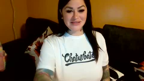 Snapshot of julianaxxxrose chatting on 12.23.24 Texas Mamasita online show from 12.23.24