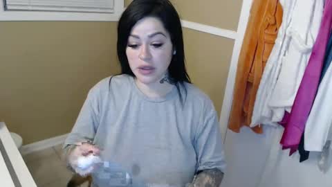 Snapshot of julianaxxxrose chatting on 02.05.25 Texas Mamasita online show from 02.05.25