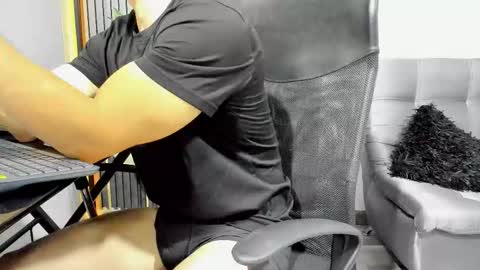 Julian online show from 01.10.26