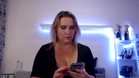 Julia online show from 03.02.25