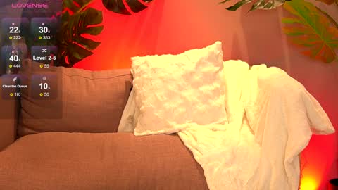 Julie online show from 02.06.25