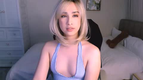 juliarichards online show from 12.04.25