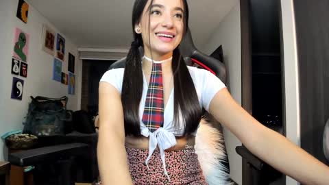 Jeimy Help me to reach 100 thumbs up online show from 12.07.24